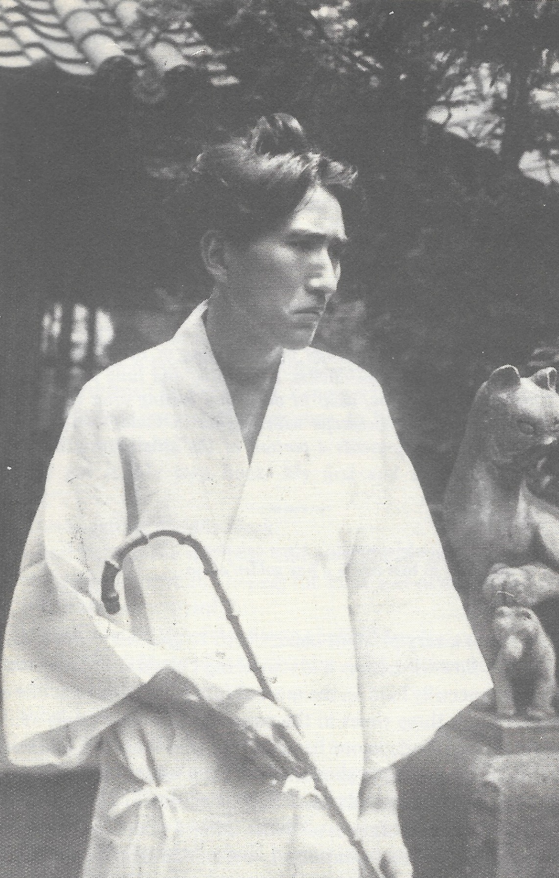 和服姿の太宰治(1936年)